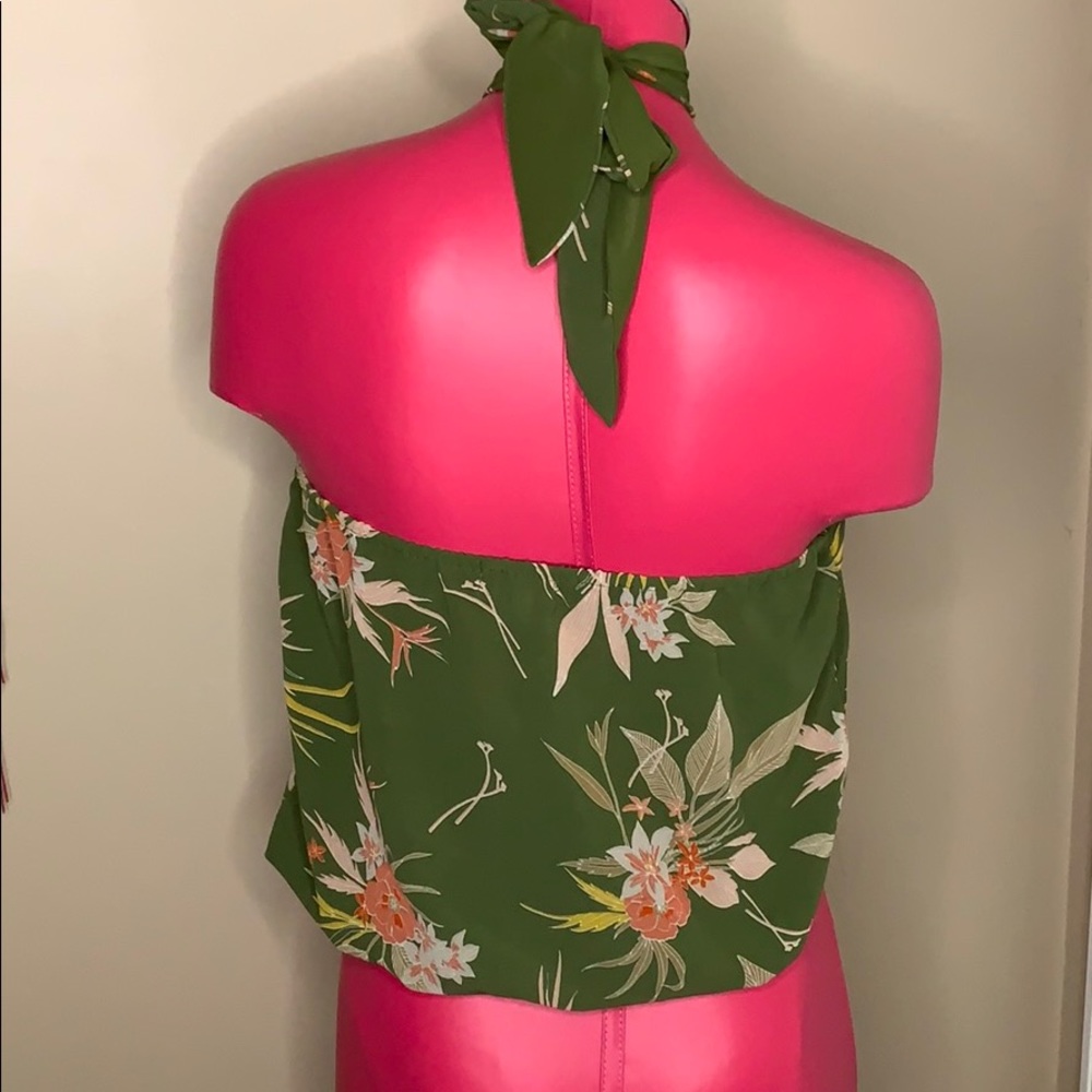 Keyhole Halter Top - Picture 2 of 2
